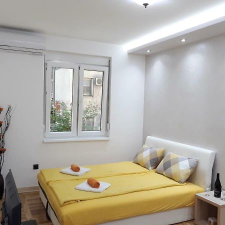 Sweet Yellow Apartment Белград Екстер'єр фото