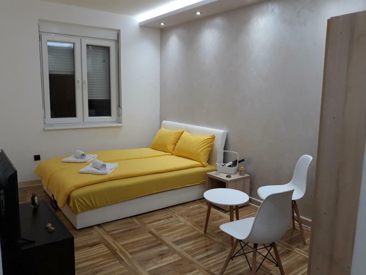 Sweet Yellow Apartment Белград Екстер'єр фото